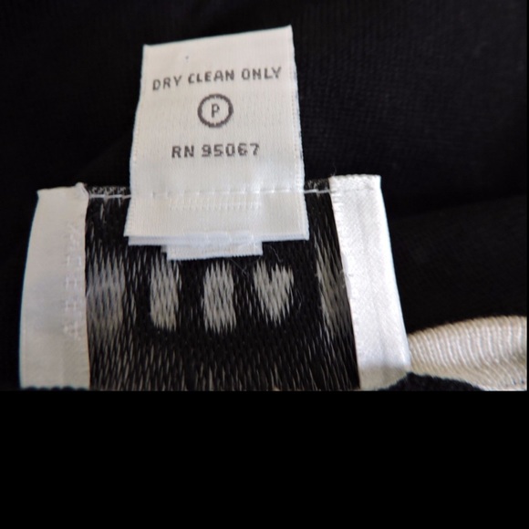 Oscar de la Renta Sweater (Medium) - Picture 7 of 7